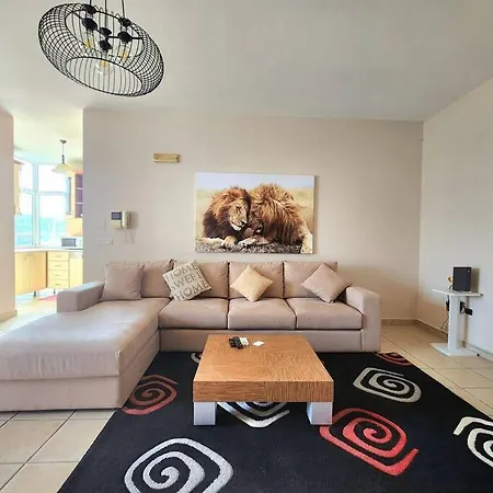 Apartment Fab's 2 Bedroom Flat Tirana
