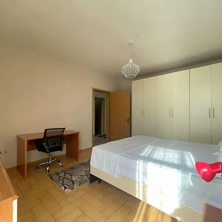 Apartment Fab's 2 Bedroom Flat Tirana