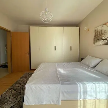 Apartment Fab's 2 Bedroom Flat Tirana