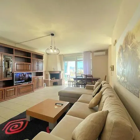Fab's 2 Bedroom Flat Apartment